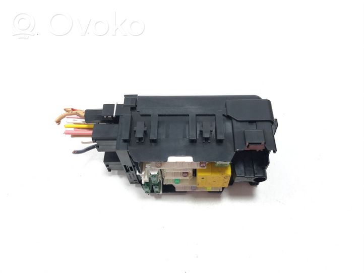 Citroen C4 II Module de fusibles 9665492680