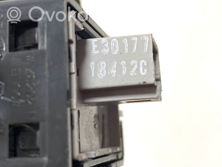 Renault Megane III Cruise control switch 255500002R