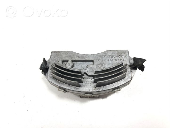 BMW 3 E92 E93 Salona mazā radiatora ventilatora relejs 985464F