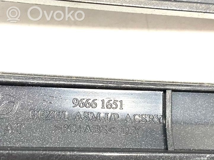 Opel Antara Rivestimento pannello centrale del cruscotto 96661651