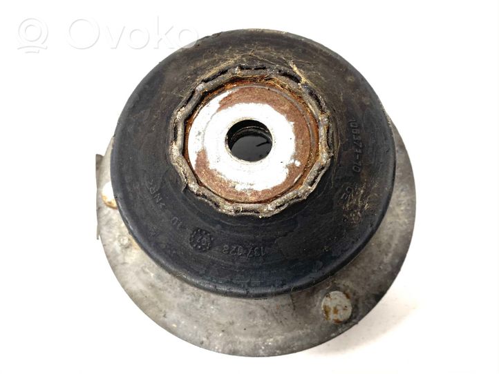 BMW 1 E81 E87 Soporte de puntal superior delantero 6775098