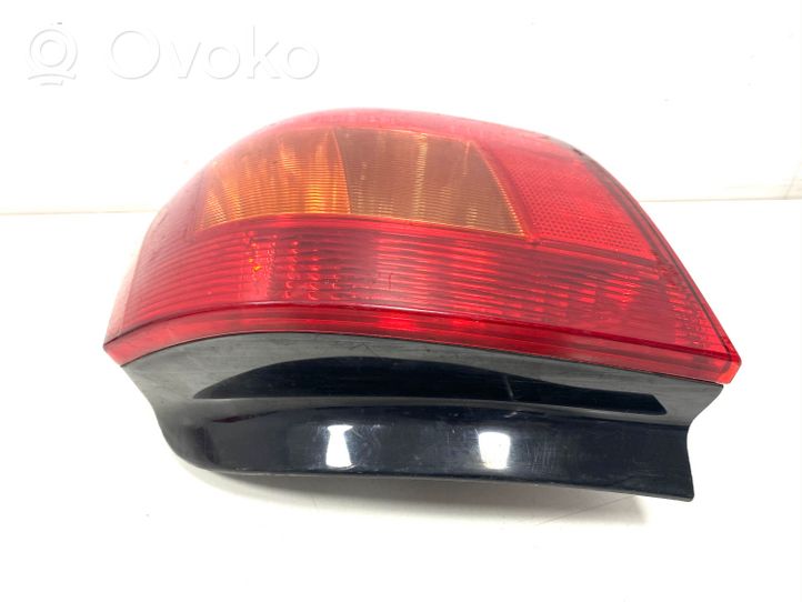 Toyota Corolla E120 E130 Lampa tylna 0251