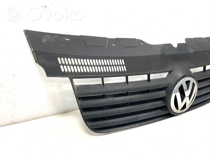 Volkswagen Multivan T5 Grille calandre supérieure de pare-chocs avant 7H0807101