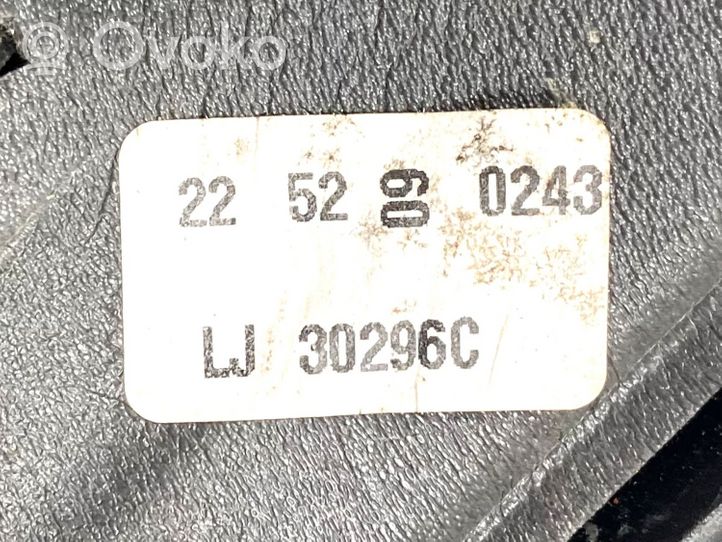 Nissan Micra Specchietto retrovisore elettrico portiera anteriore 011031