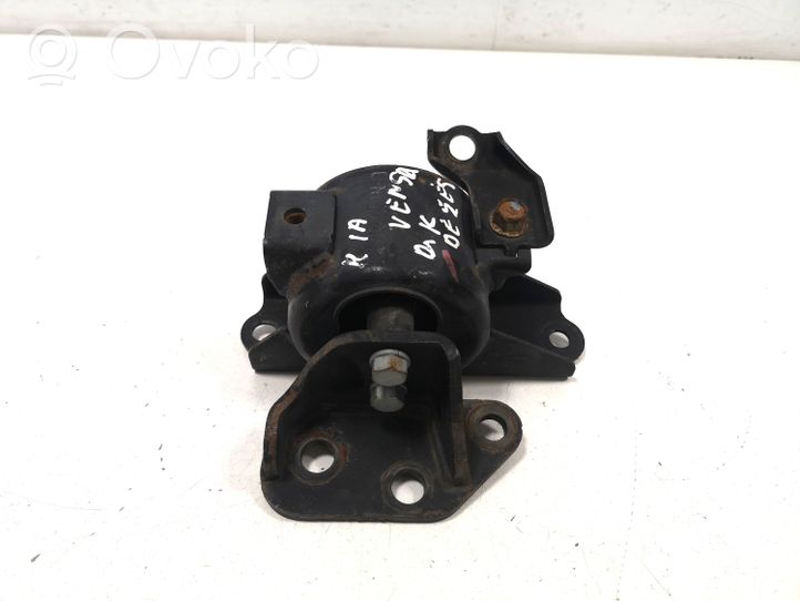 KIA Venga Supporto della scatola del cambio 218351P000