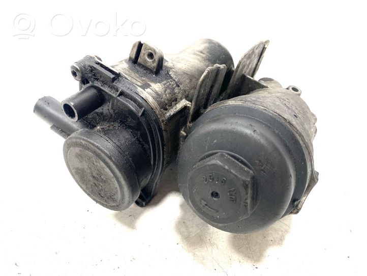 Volvo XC90 Eļļas filtra turētājs / dzesētājs 08642839