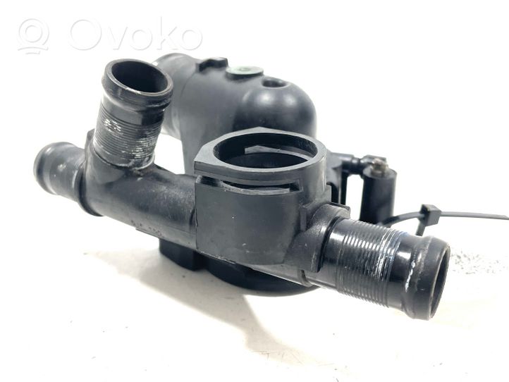 Nissan Qashqai Termostat / Obudowa termostatu 801570