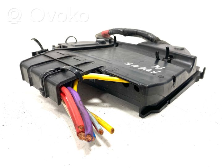 Ford Focus Fuse module AV6T14A067BB