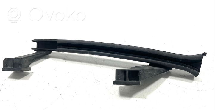 Citroen C5 Takaoven tuulilasin kisko 9657286580