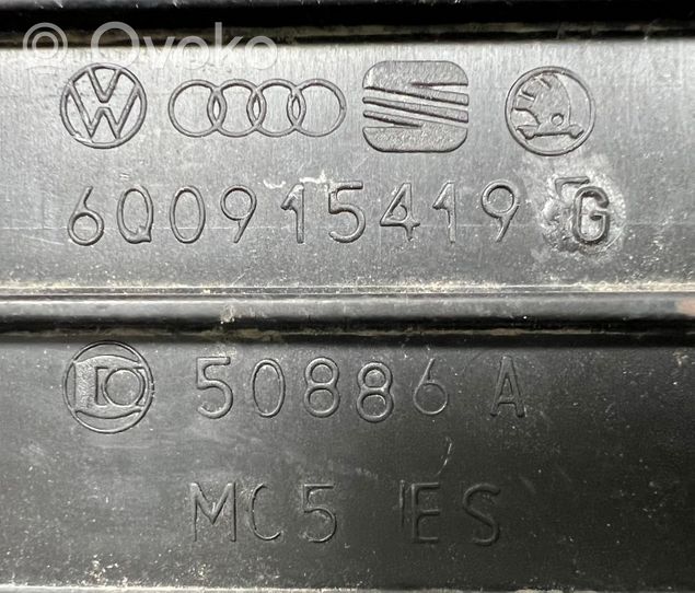 Volkswagen Polo Vassoio scatola della batteria 600915419G