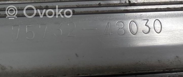 Lexus RX 300 Takaoven lista (muoto) 7573248030