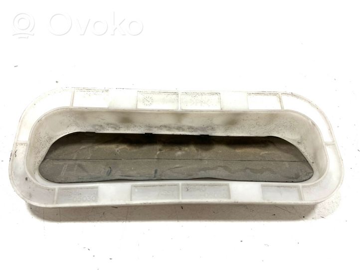 Toyota Avensis T270 Évent de pression de quart de panneau 6294005030