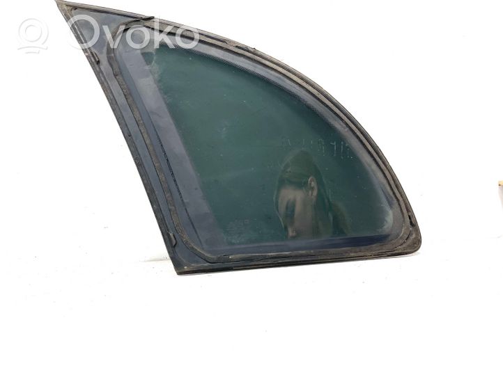 Opel Meriva A Fenêtre latérale avant / vitre triangulaire DOT18AS3M512