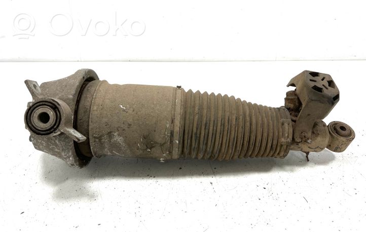 Volkswagen Touareg I Amortisseur arrière à suspension pneumatique 7L0512345