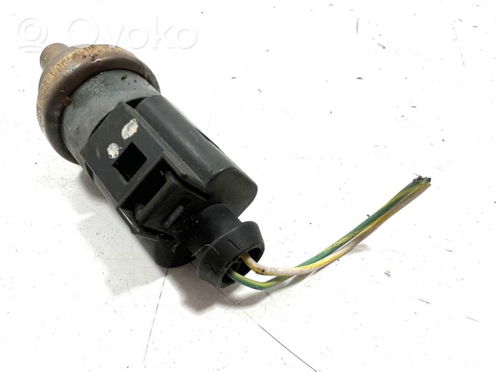 Audi A8 S8 D3 4E Sonde de température de liquide de refroidissement 06A919501A