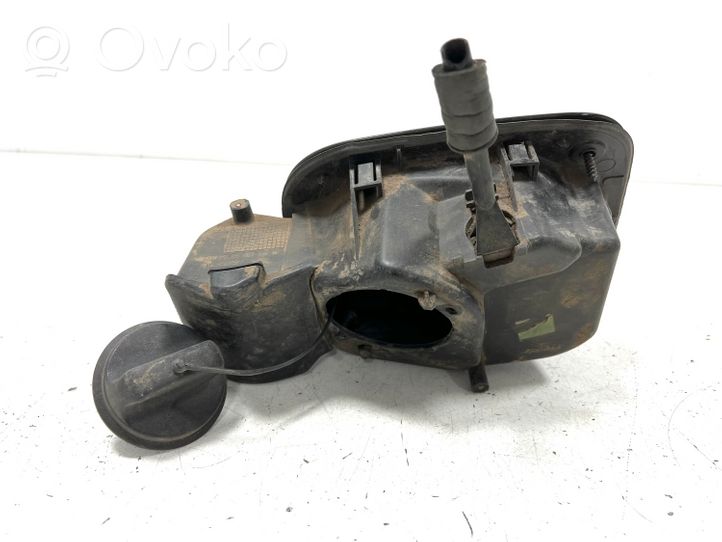 Renault Clio III Bouchon, volet de trappe de réservoir à carburant 8200383466