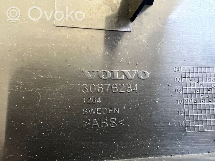 Volvo V70 Boczny element deski rozdzielczej 30676234