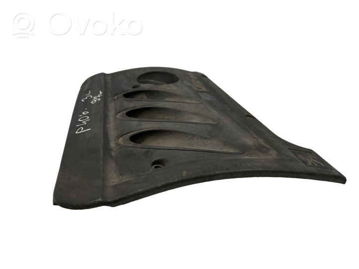 Peugeot 406 Variklio dangtis (apdaila) 9620412177