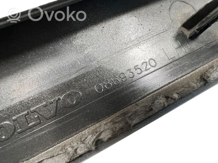 Volvo V70 Apdaila galinių durų (moldingas) 08693520
