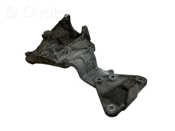 Volvo XC70 Engine mounting bracket 31316673