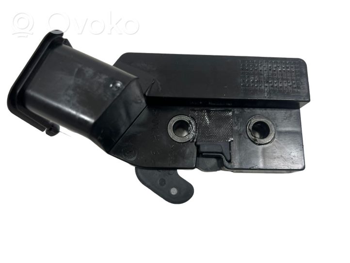 Ford Focus Sedynės nugaros atramos spyna BM515461383AB