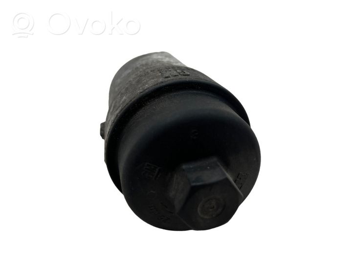 Opel Corsa E Supporto di montaggio del filtro dell’olio 55560748