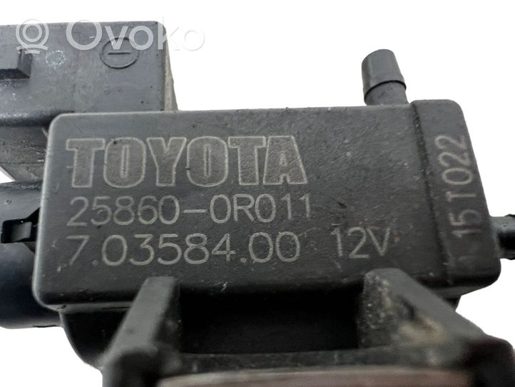 Toyota RAV 4 (XA40) Turboahtimen magneettiventtiili 258600R011