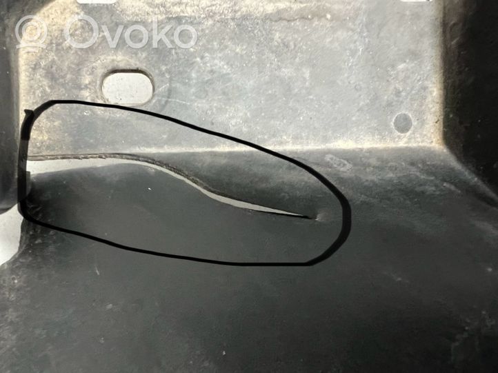 Toyota RAV 4 (XA40) Rivestimento del tergicristallo 5570842190