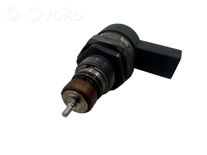 BMW 3 E90 E91 Fuel pressure sensor 0281002481