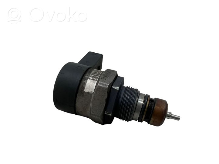 BMW 3 E90 E91 Fuel pressure sensor 0281002481