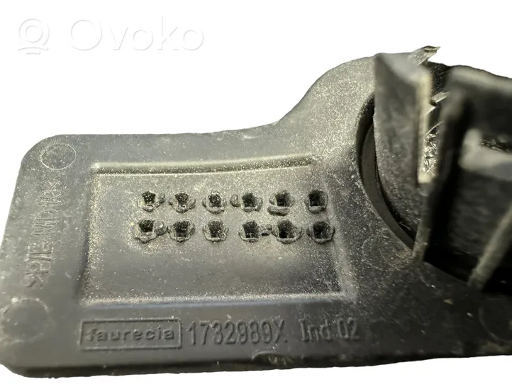 Peugeot 3008 II Support de capteur de stationnement arrière PDC 9811019680