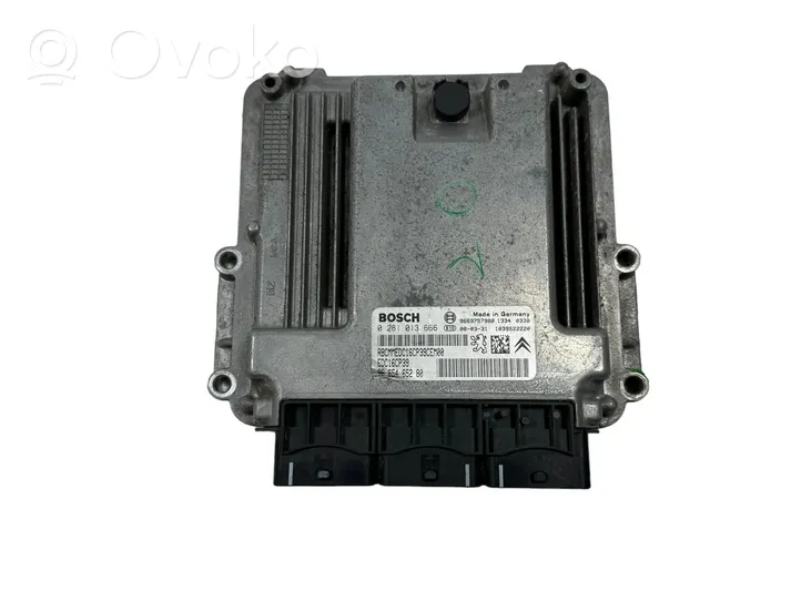 Citroen C-Crosser Calculateur moteur ECU 0281013666