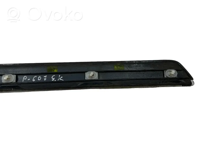 Peugeot 607 Takaoven lista (muoto) 96503670