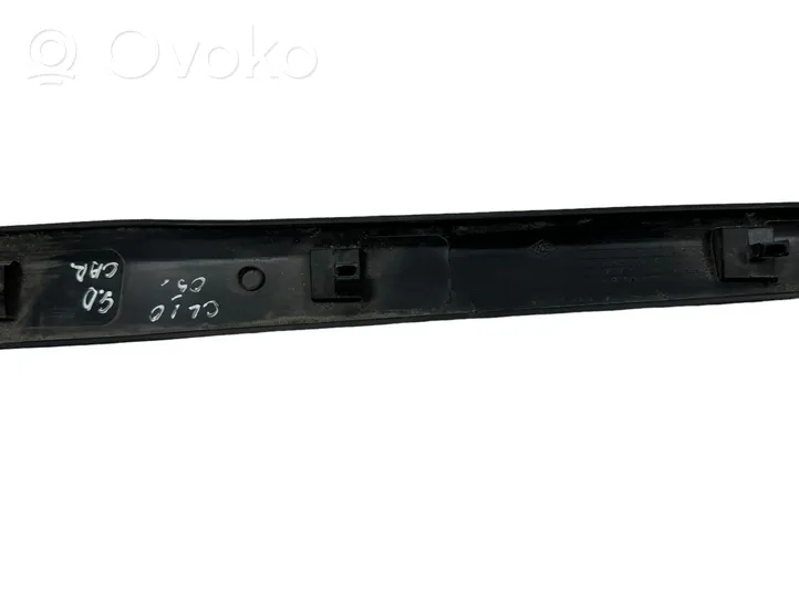 Renault Clio II Takaoven lista (muoto) 8200289924