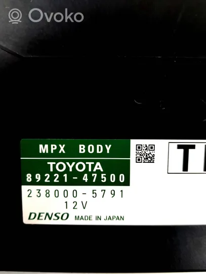 Toyota Prius+ (ZVW40) Блок предохранителей 8922147500