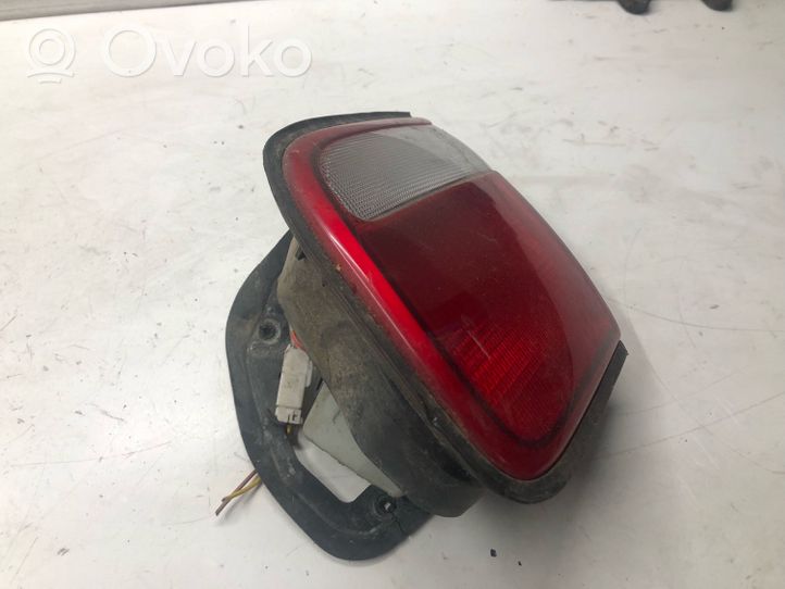 Mazda Xedos 9 Lampy tylnej klapy bagażnika 22661693