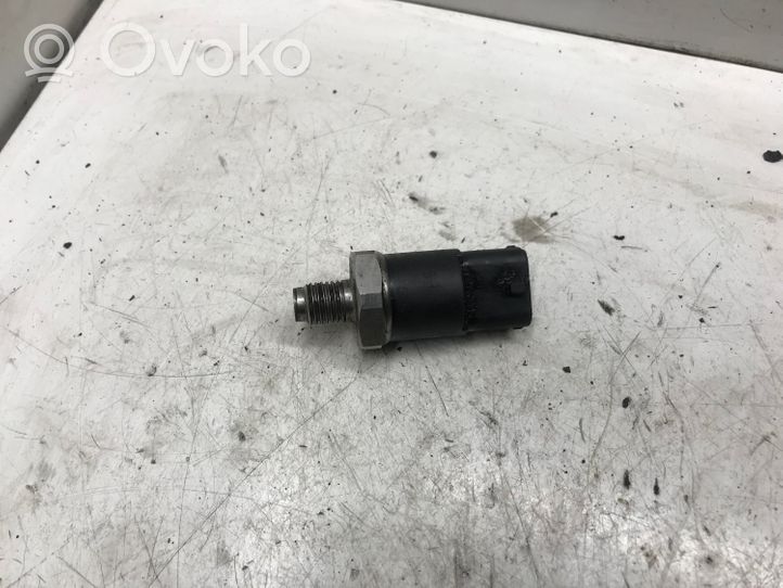 Volvo S40, V40 Capteur de pression de carburant 0281002405