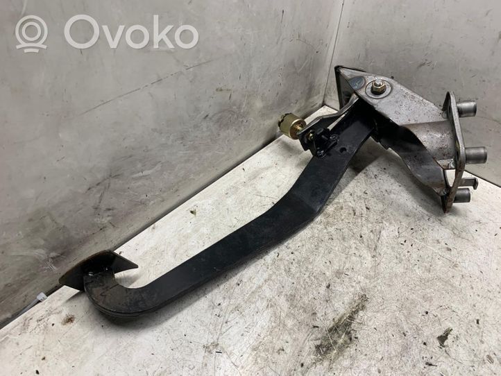 KIA Sorento Brake pedal Y04