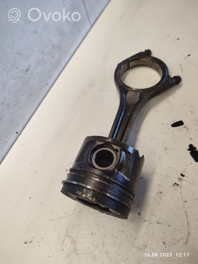 Peugeot 607 Piston avec bielle 