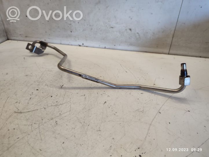 Volkswagen Golf VII Moottorin vesijäähdytyksen putki/letku 04L131582F
