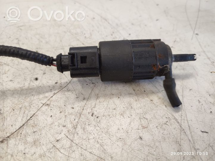 Nissan Qashqai Pompa spryskiwacza szyby przedniej / czołowej 493451