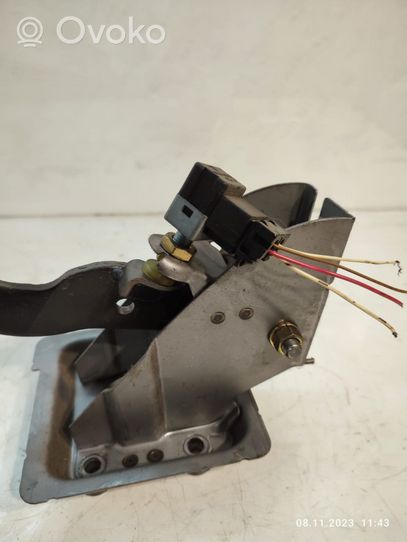 Hyundai Elantra Brake pedal 