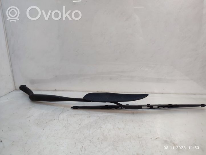 Hyundai Elantra Front wiper blade arm 