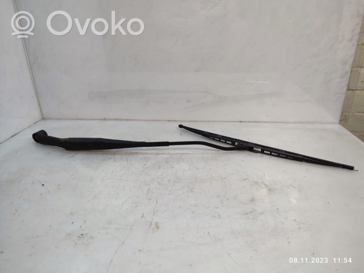 Hyundai Elantra Front wiper blade arm 