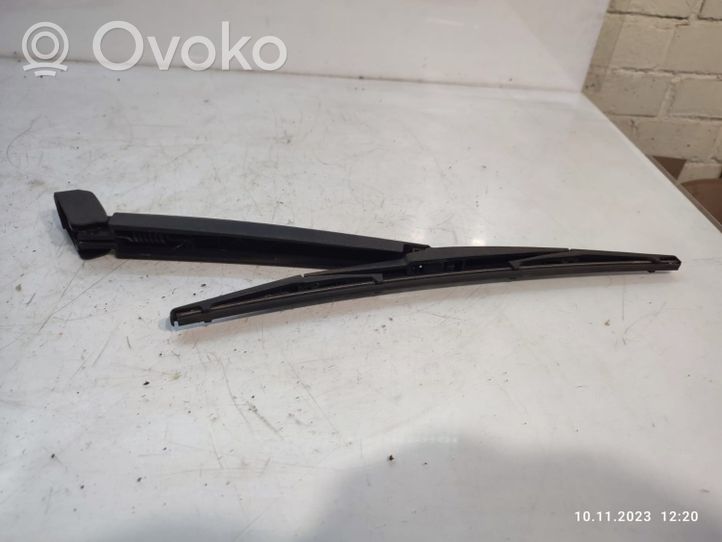 Hyundai Santa Fe Rear wiper blade arm 