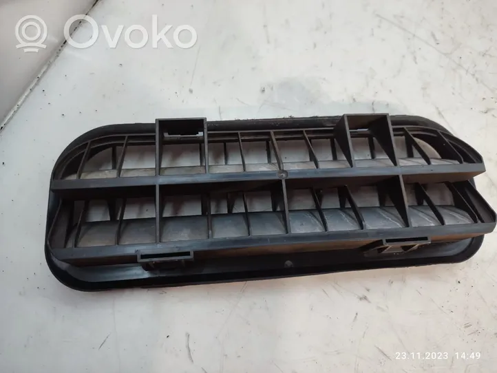 Volkswagen Multivan T5 Quarter panel pressure vent 7H0819181A