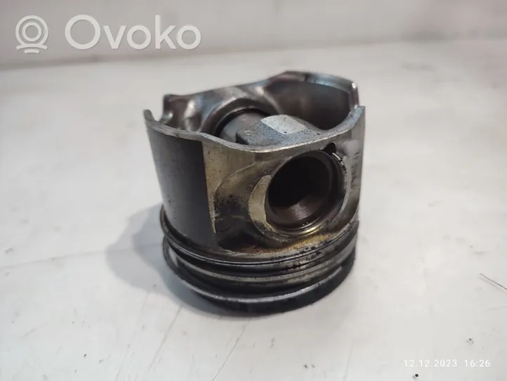 Audi A5 8T 8F Piston 