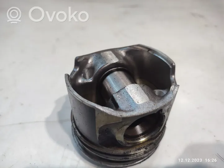 Audi A5 8T 8F Piston 