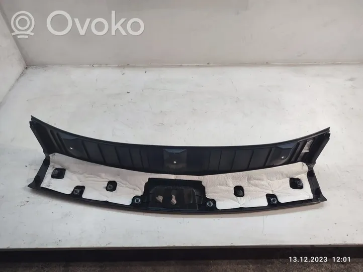 Volkswagen Touareg II Rivestimento di protezione sottoporta del bagagliaio/baule 857703U000