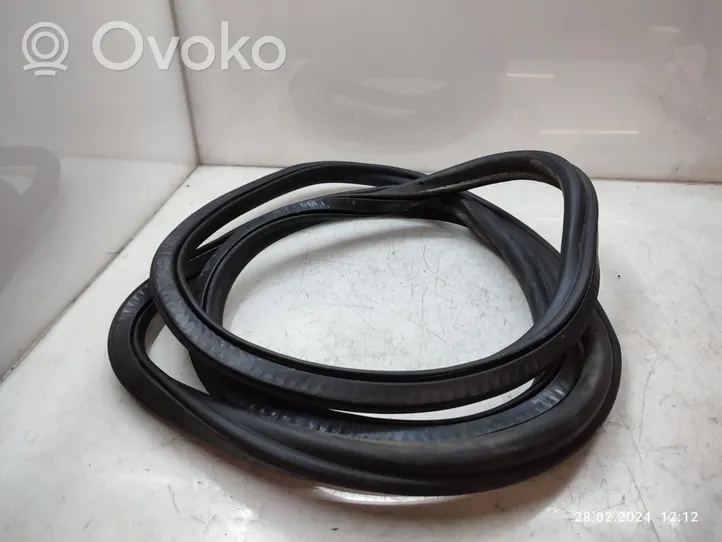 Audi A4 S4 B7 8E 8H Trunk rubber seal (body) 